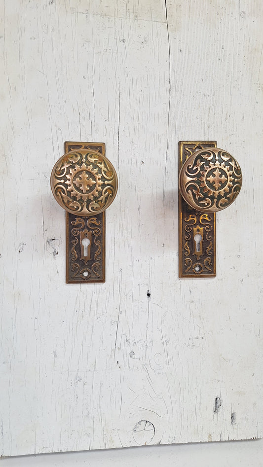 Antique Scroll Design Door Hardware, Fancy Doorknob and Backplate Set