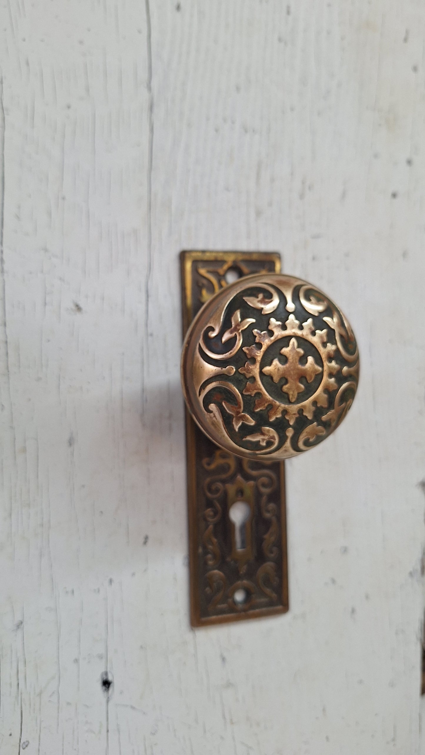 Antique Scroll Design Door Hardware, Fancy Doorknob and Backplate Set