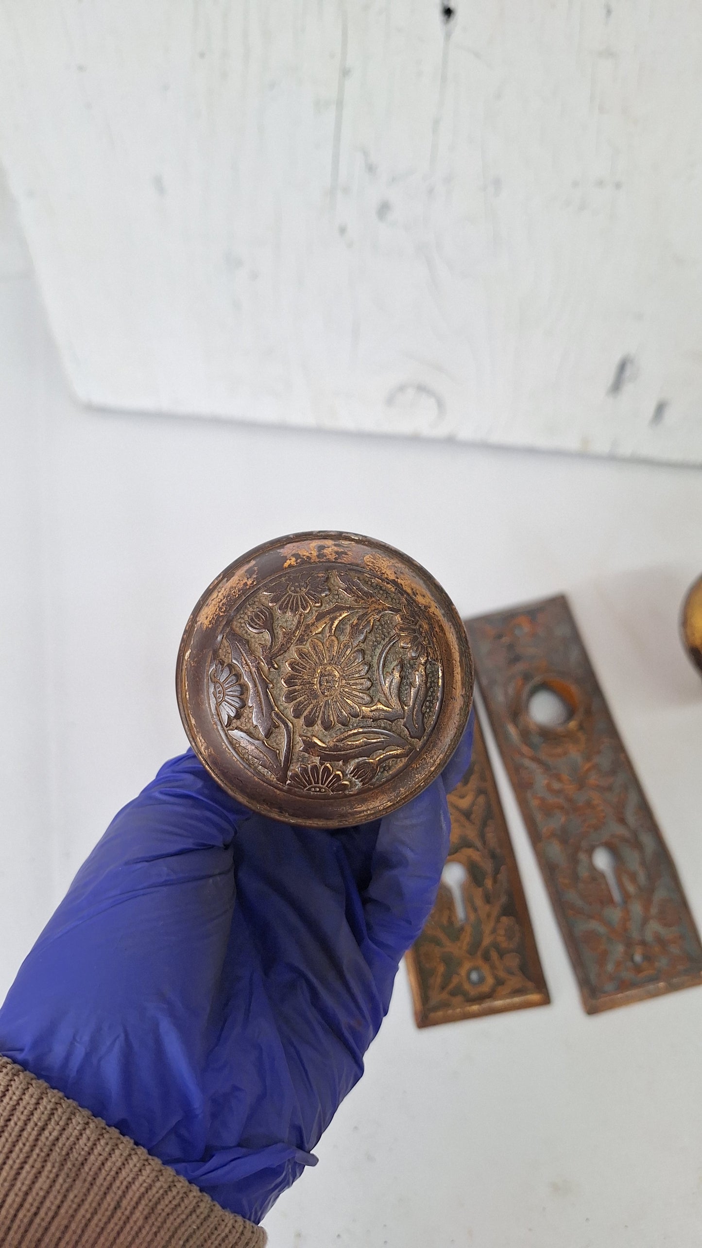 Daisy Design Doorknobs and Plate Set, Antique Flower Design Bronze Door Hardware 082103