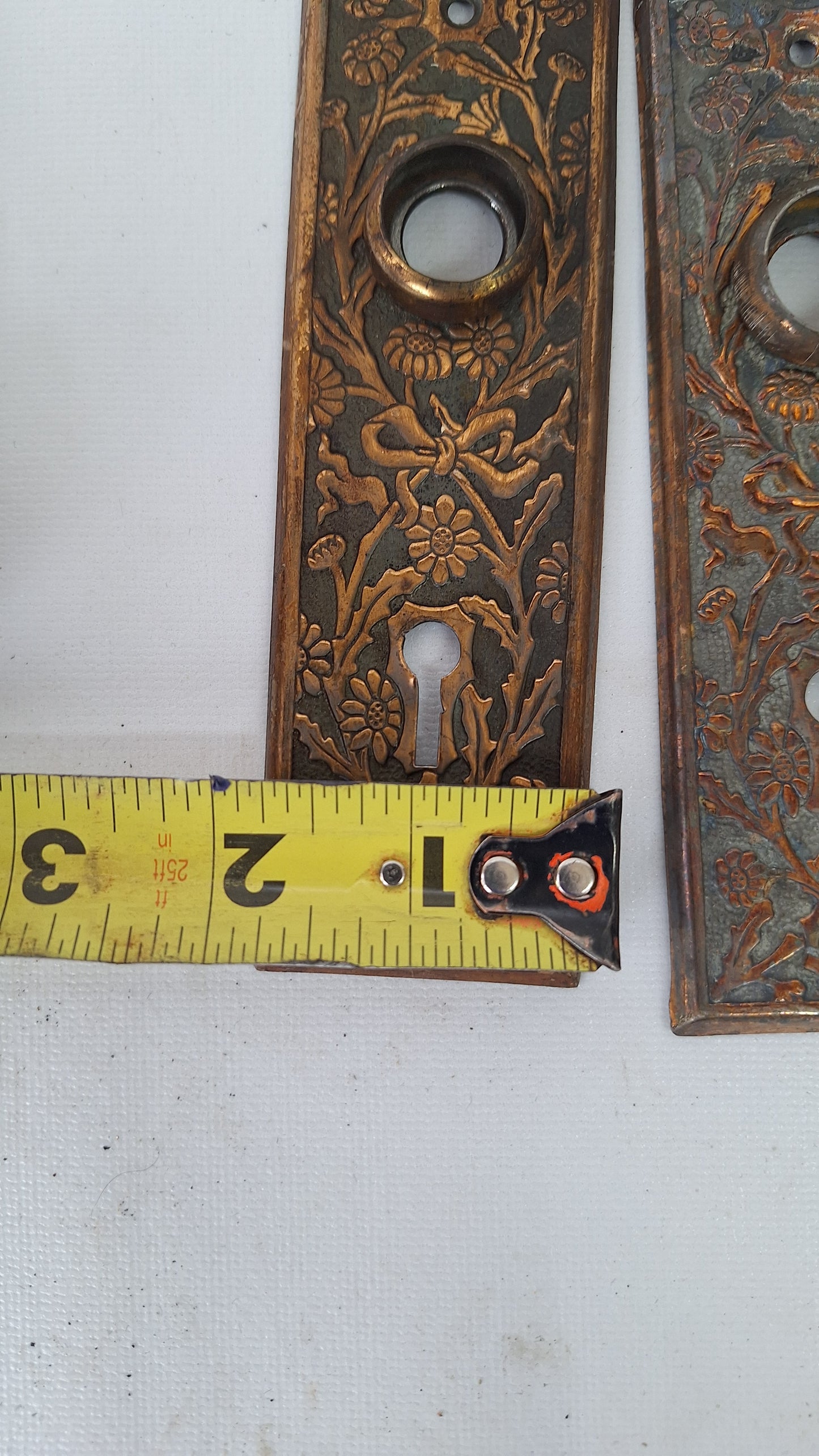 Daisy Design Doorknobs and Plate Set, Antique Flower Design Bronze Door Hardware 082103