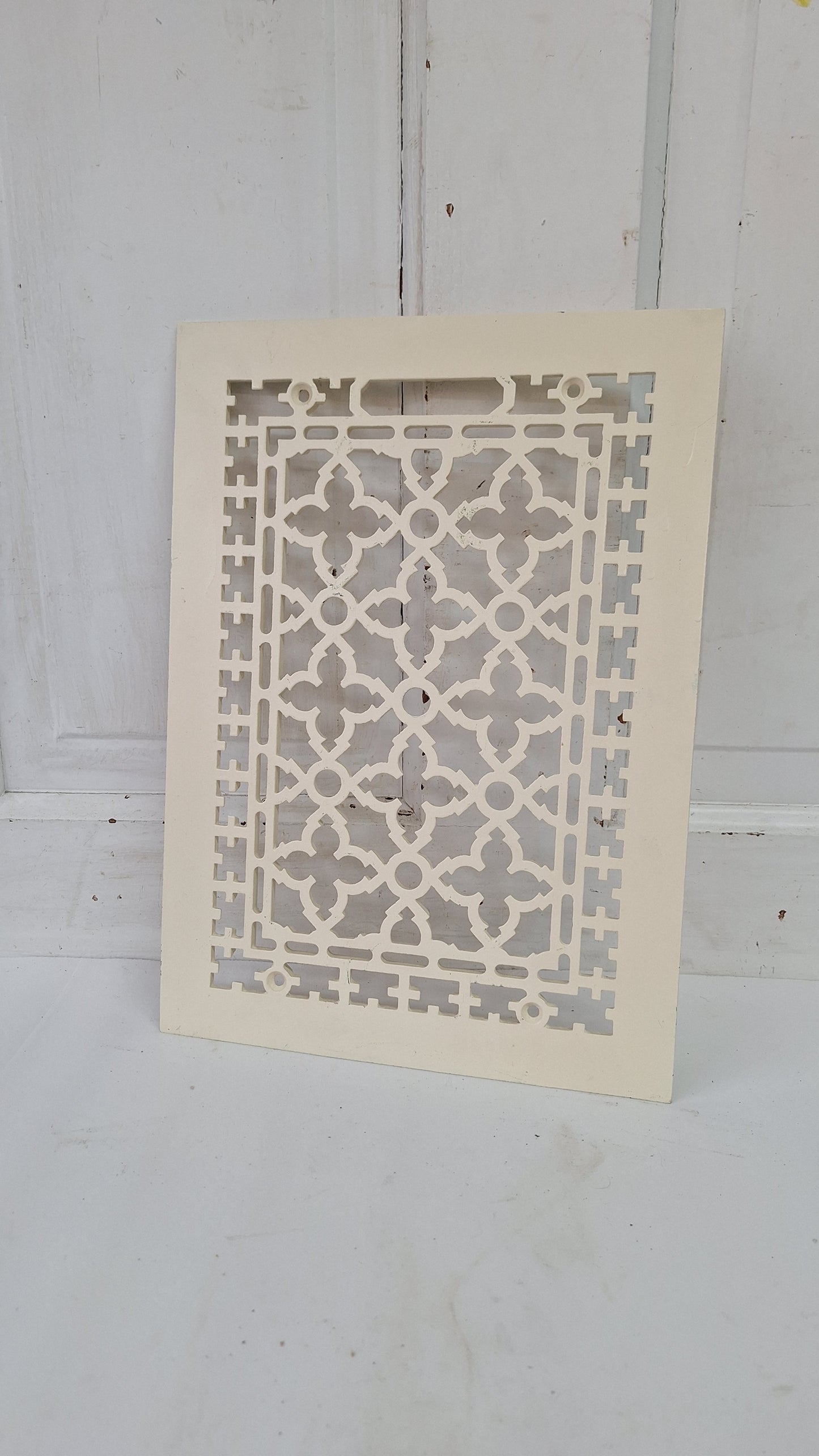 Antique Iron Vent Grate Cover: Decorative Geometric Design (10 x 14 inches)