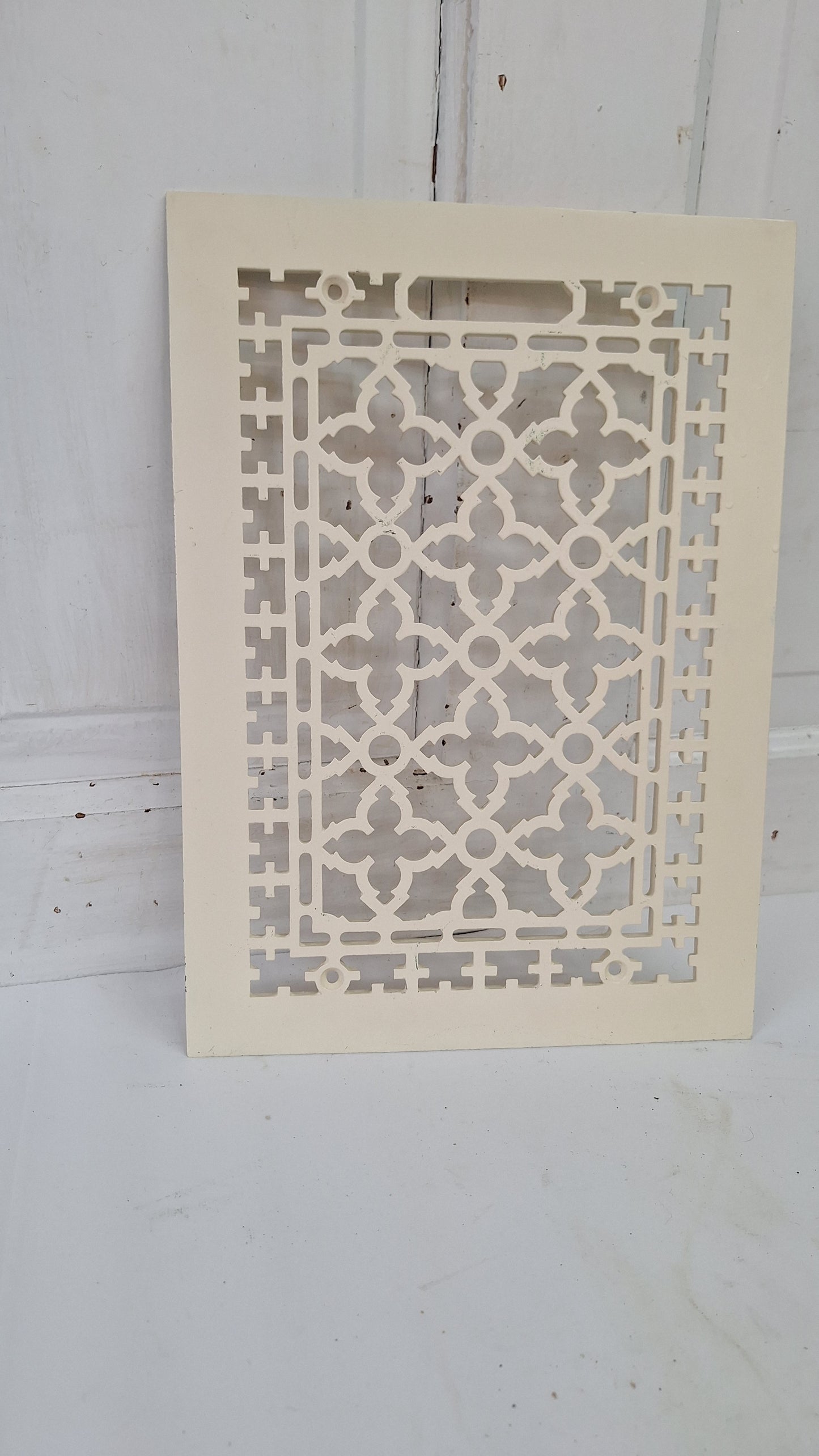 Antique Iron Vent Grate Cover: Decorative Geometric Design (10 x 14 inches)