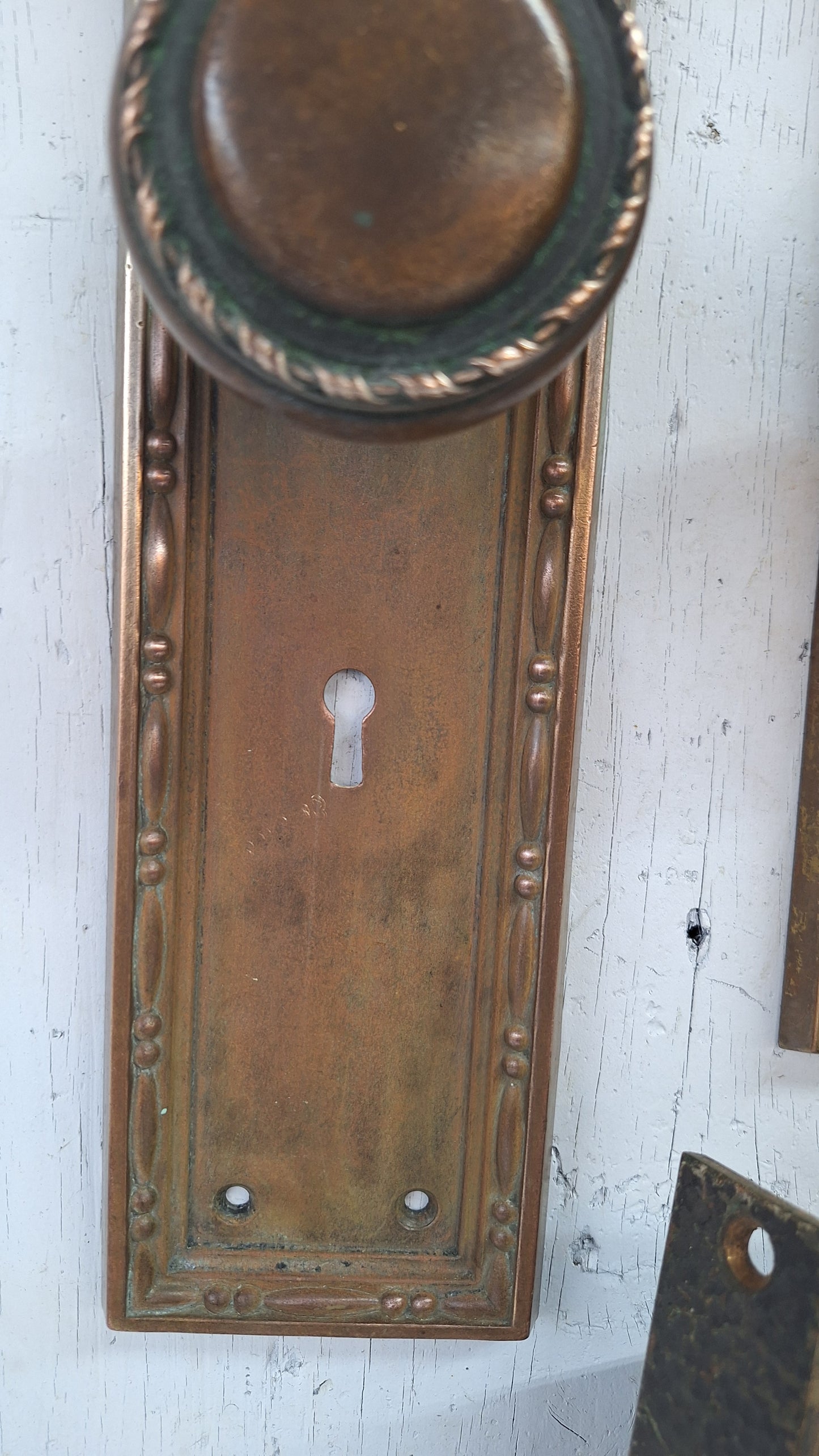 Complete Entry Knob & Plate Set, Front Door Knobs and Backplates with Lock