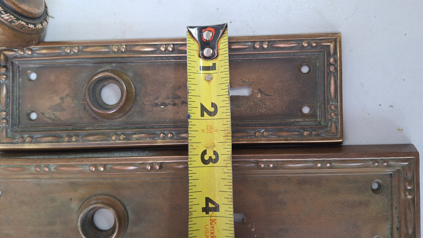 Complete Entry Knob & Plate Set, Front Door Knobs and Backplates with Lock