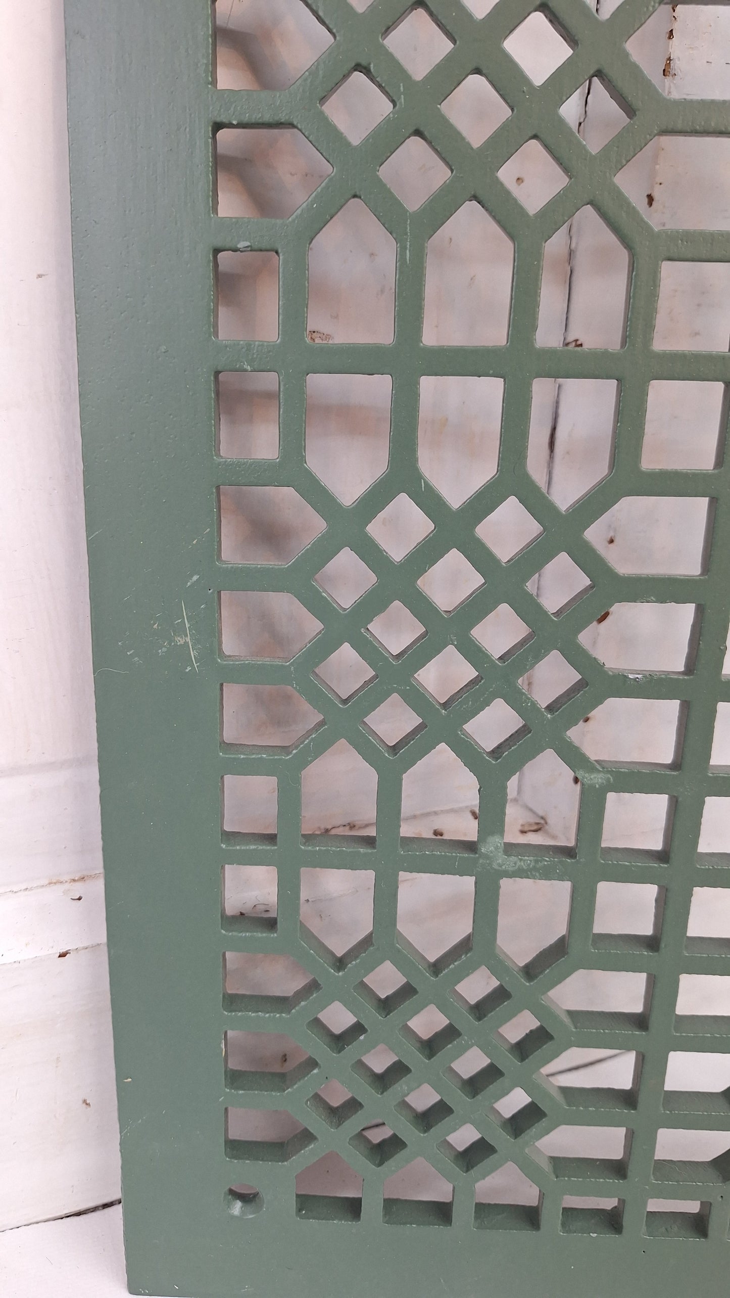 Antique Lattice Pattern 14 x 10 Ornate Floor Grate, Antique Iron Vent Cover