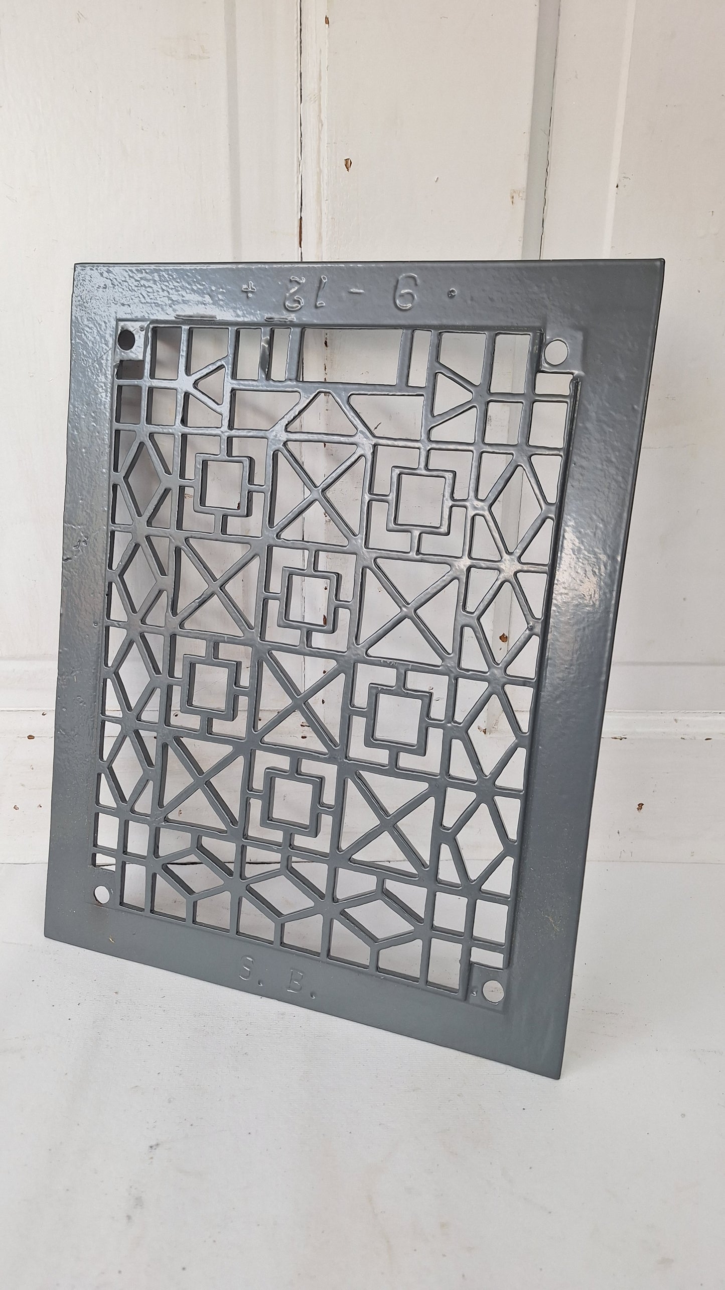 Antique Iron Lattice Pattern 14 x 11 Ornate Floor Grate, Antique Iron Vent Cover