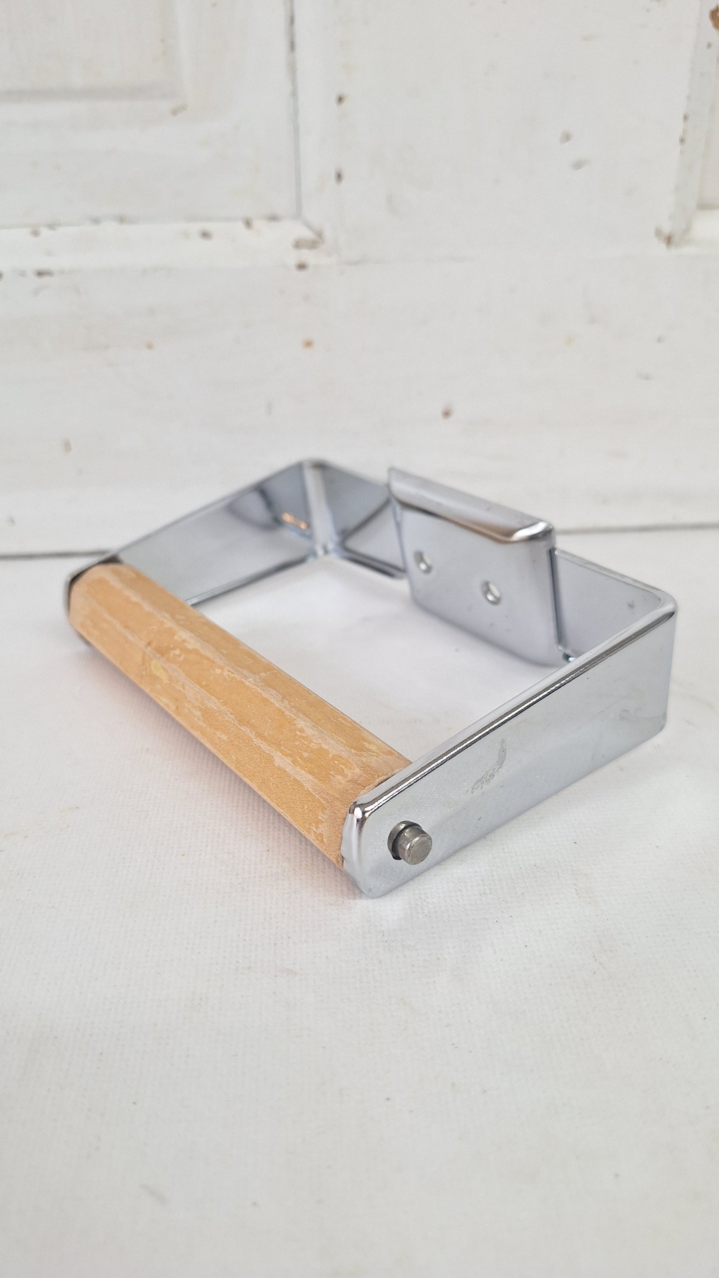 Vintage Fairfield Chrome Toilet Paper Roll Holder