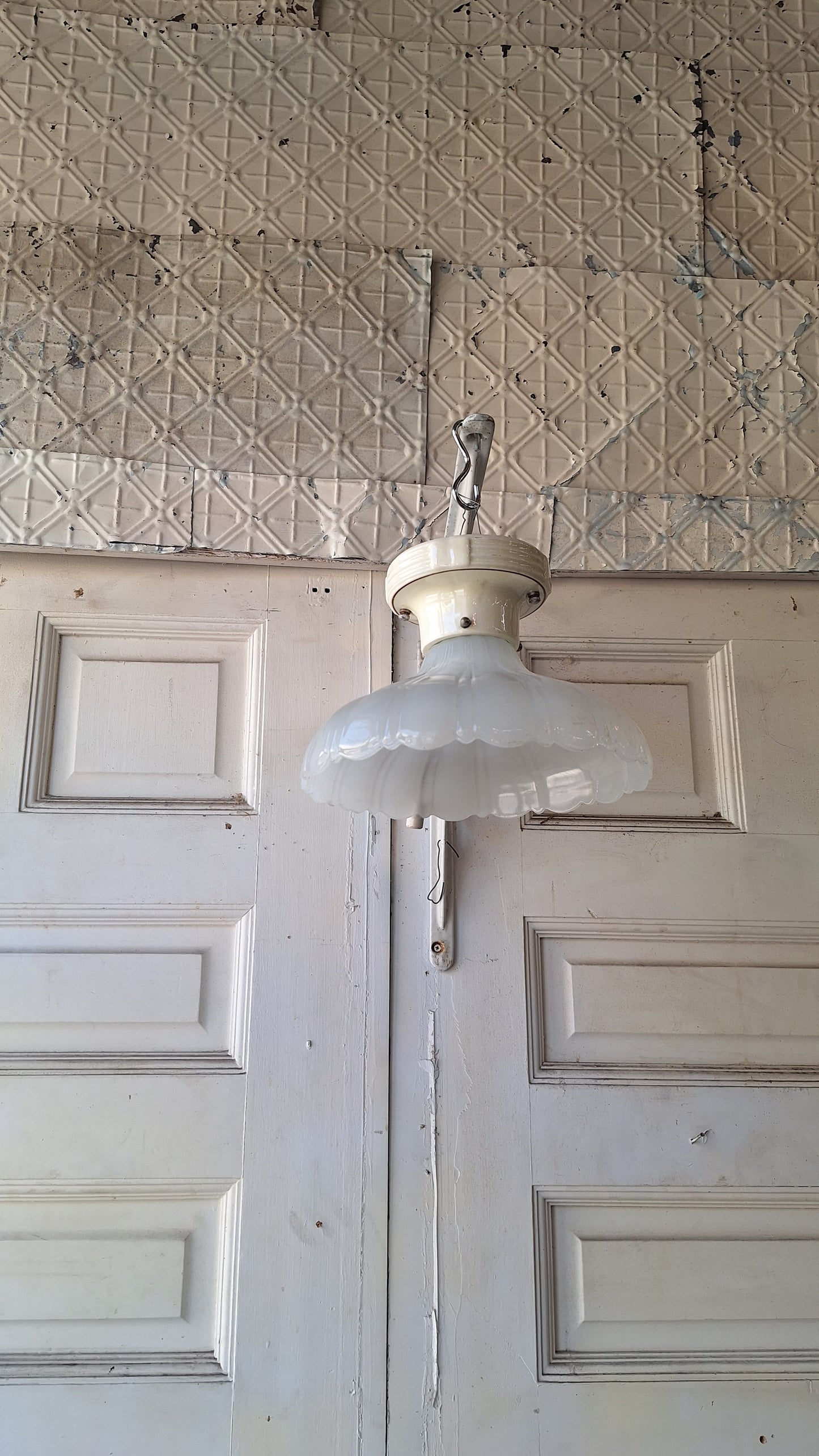 Scalloped Clam Broth Light Fixture, Vintage Pull Chain Fixture