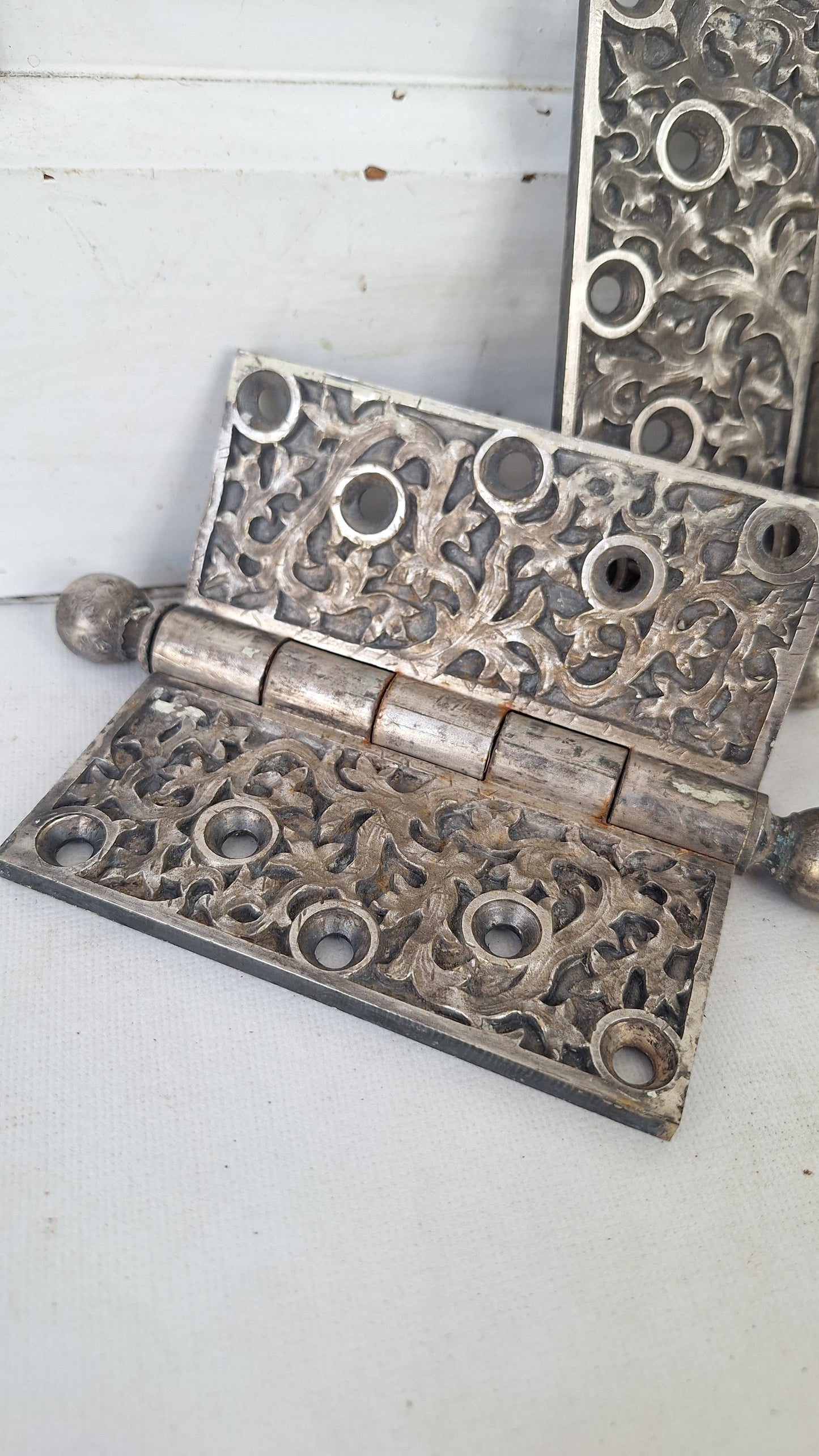 Pair of Yale Kelp Design Door Hinges, Nickel Plated Antique Door Hinges