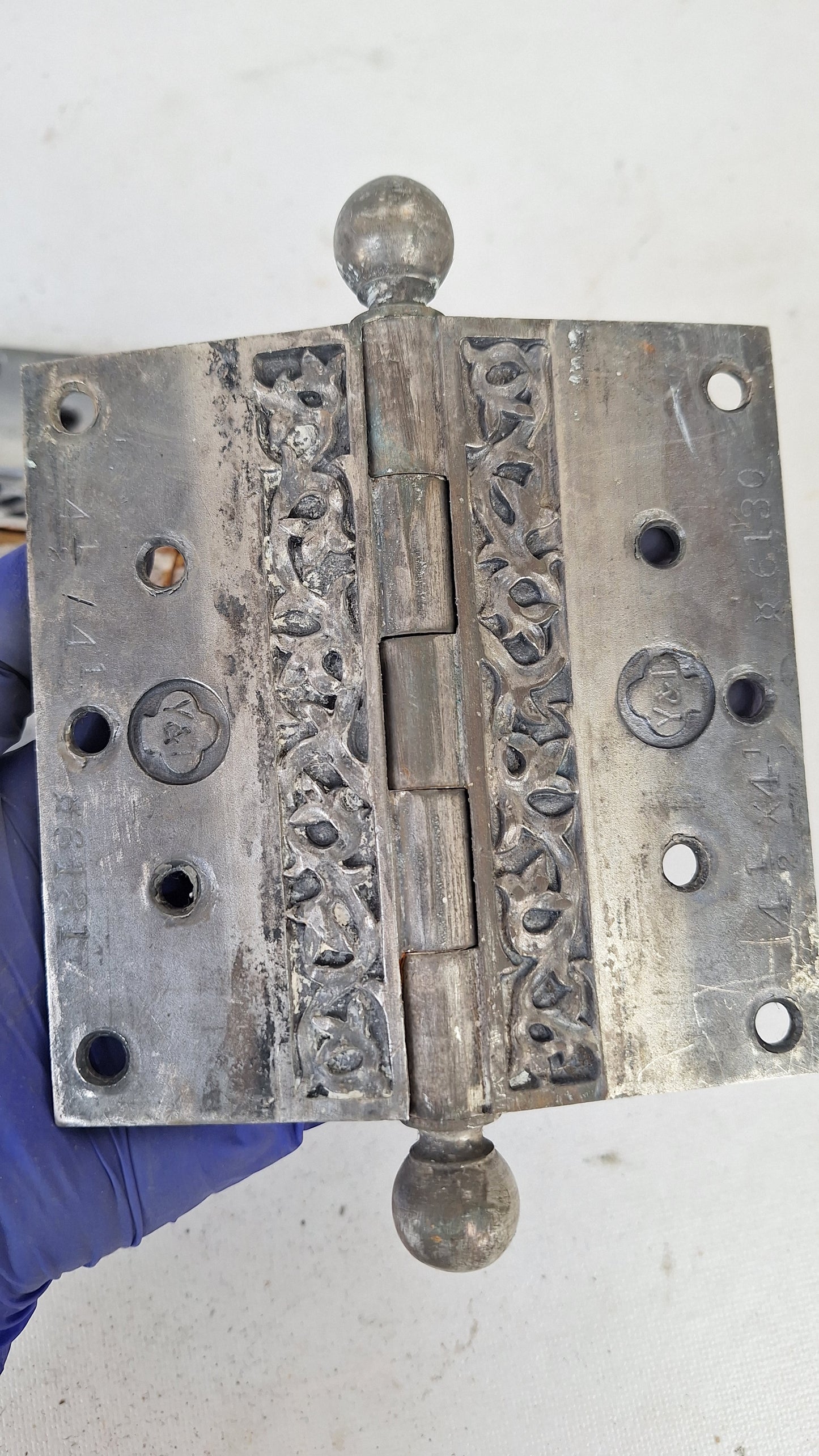 Pair of Yale Kelp Design Door Hinges, Nickel Plated Antique Door Hinges