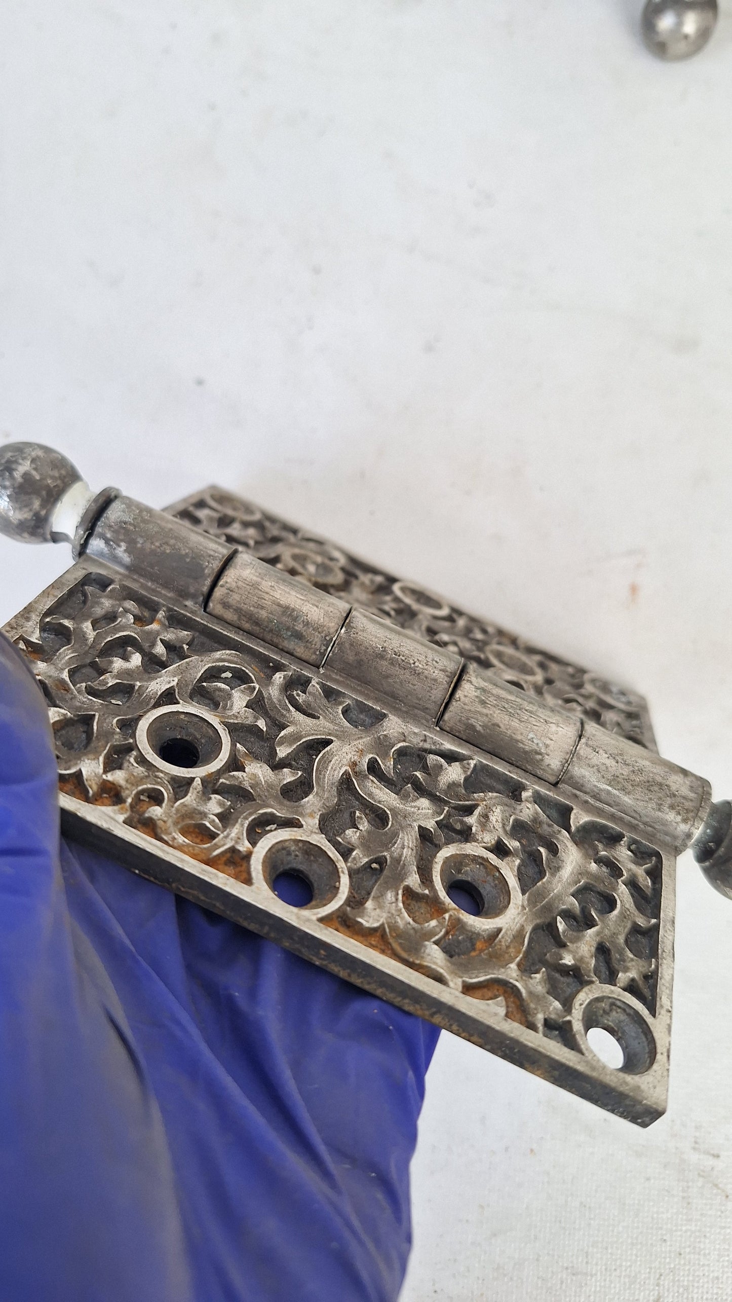 Pair of Yale Kelp Design Door Hinges, Nickel Plated Antique Door Hinges