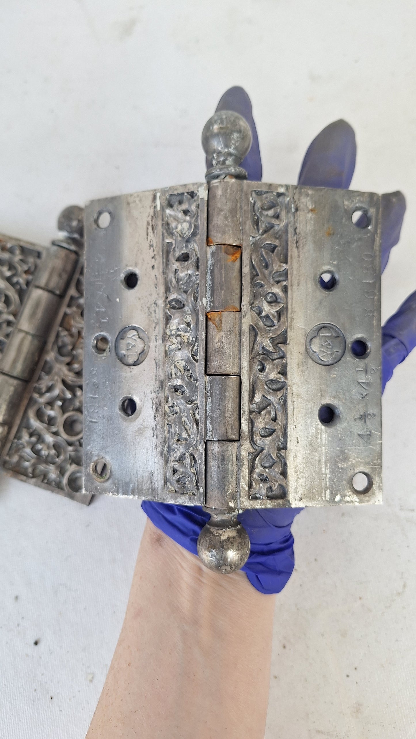 Pair of Yale Kelp Design Door Hinges, Nickel Plated Antique Door Hinges