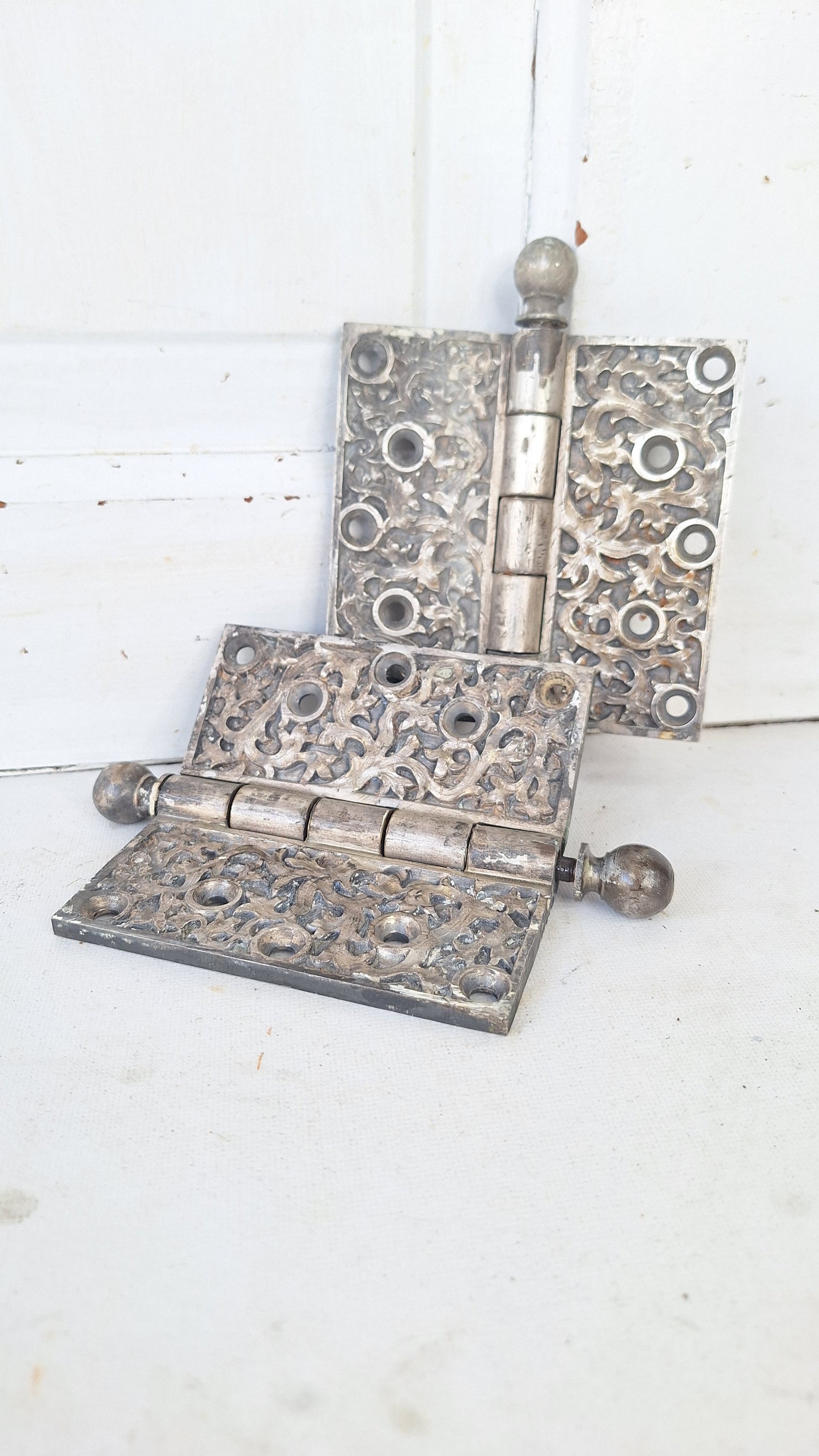 Pair of Yale Kelp Design Door Hinges, Nickel Plated Antique Door Hinges