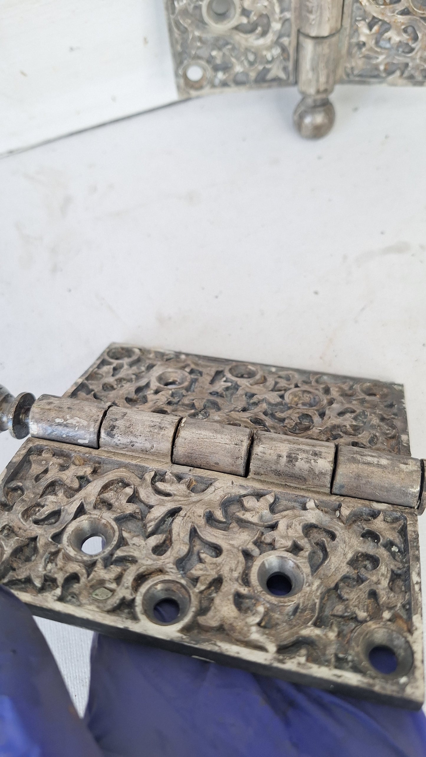 Pair of Yale Kelp Design Door Hinges, Nickel Plated Antique Door Hinges