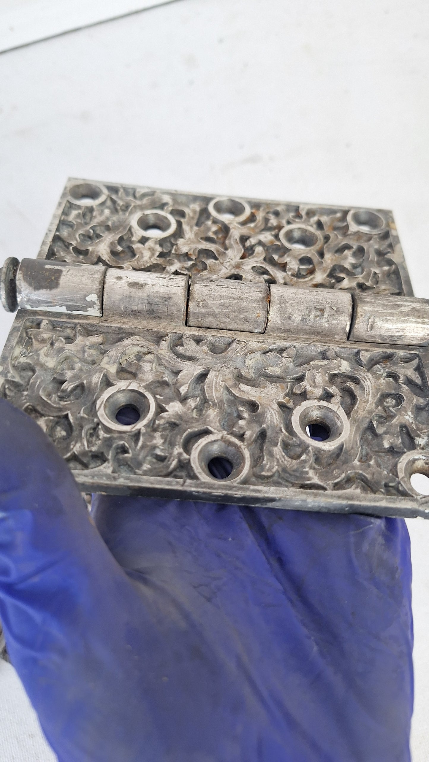 Pair of Yale Kelp Design Door Hinges, Nickel Plated Antique Door Hinges