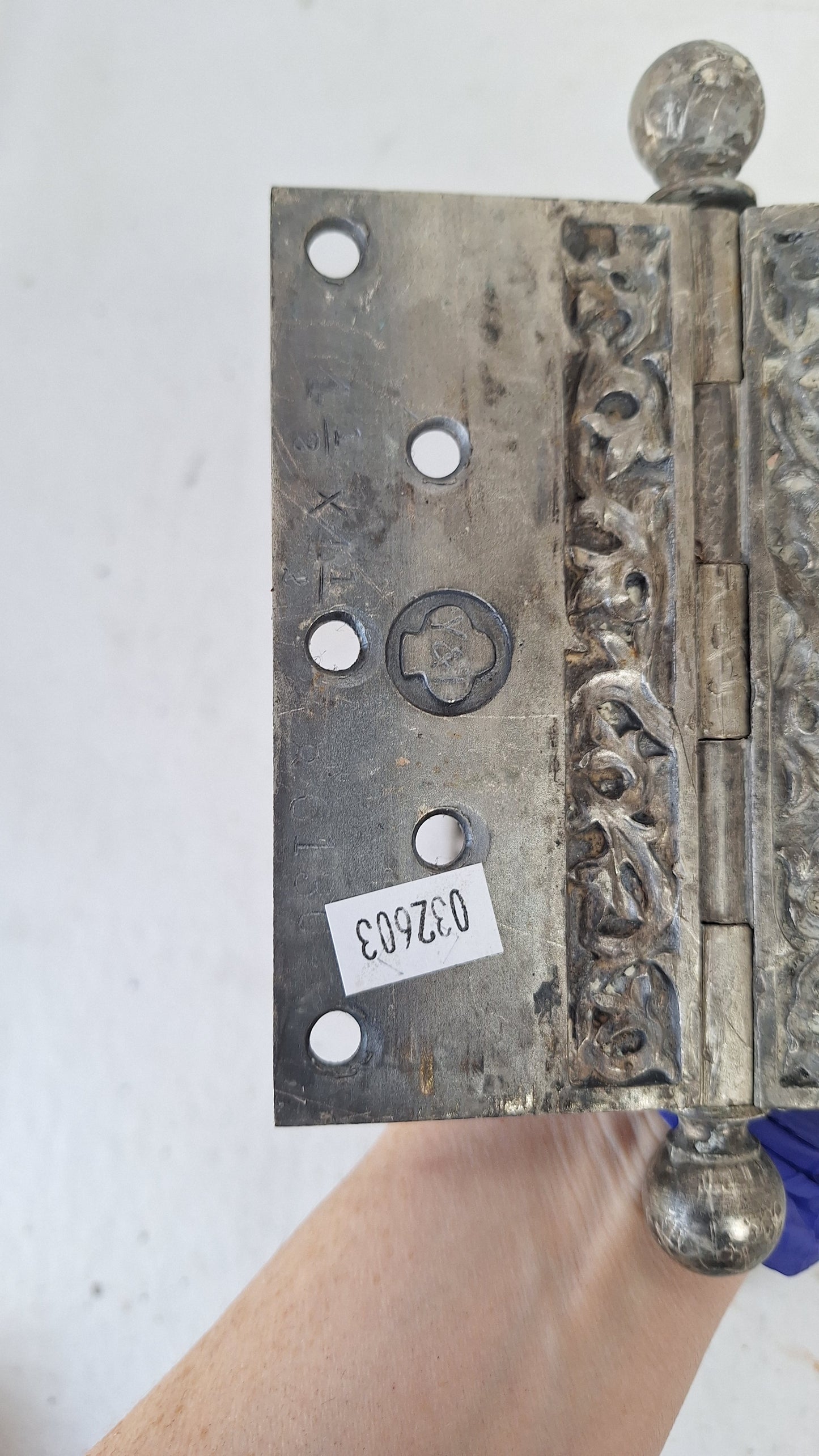 Pair of Yale Kelp Design Door Hinges, Nickel Plated Antique Door Hinges