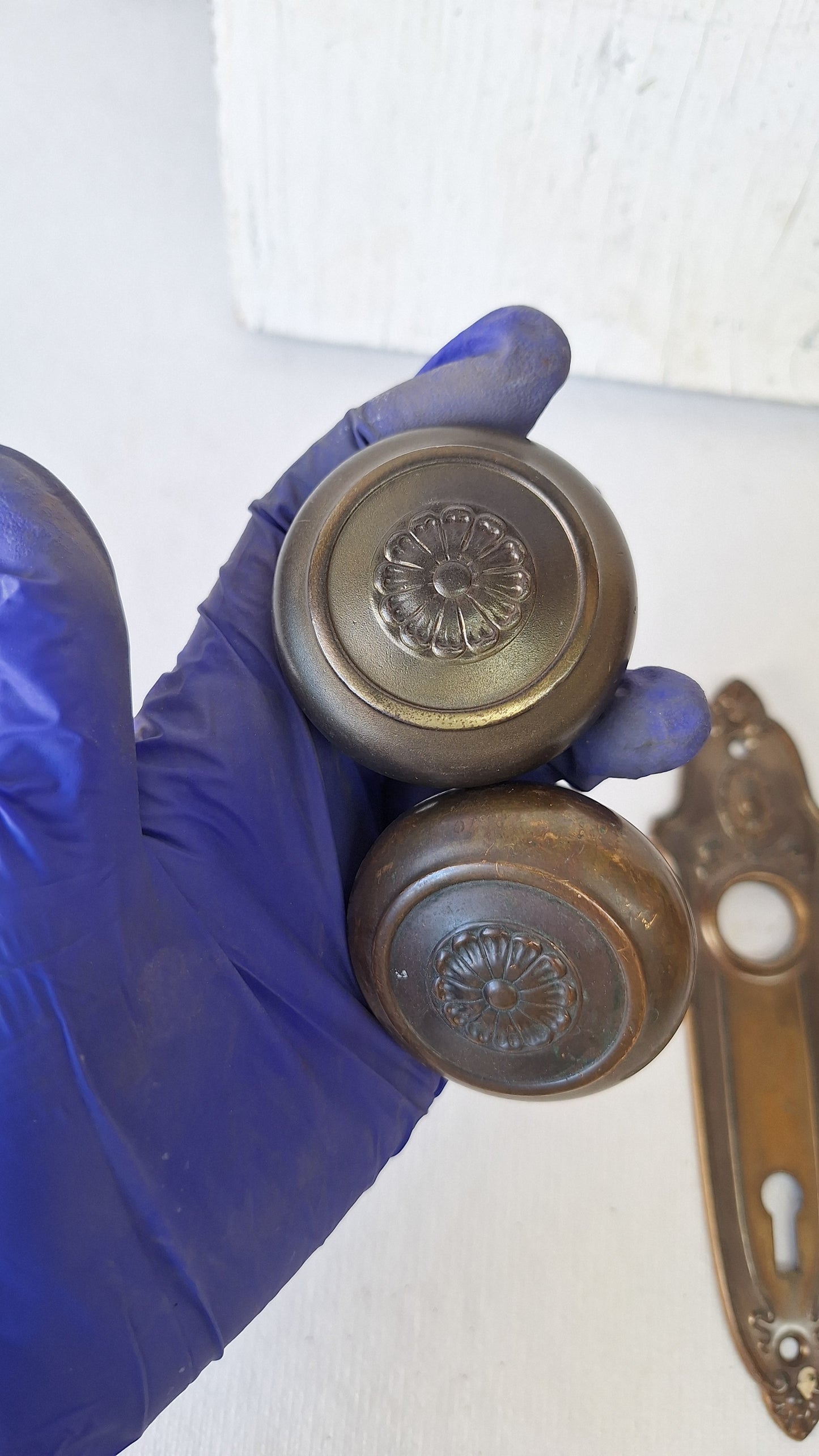 Fancy Designed Door Knobs & Plates Hardware, Ornate Brass Doorknobs and Backplates