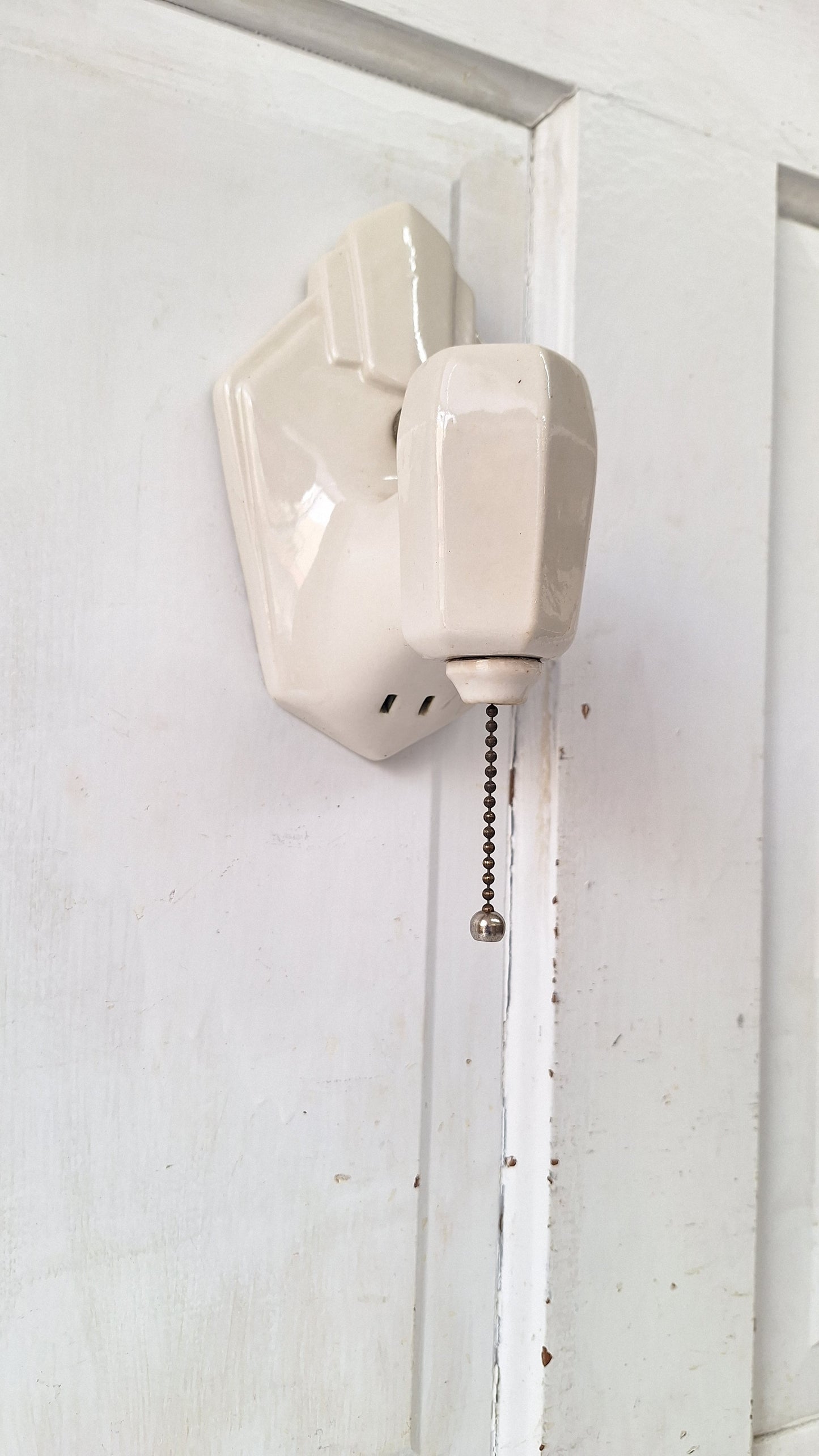 Pull Chain Vintage Porcelain Bathroom Sconce, Wall Mount Light
