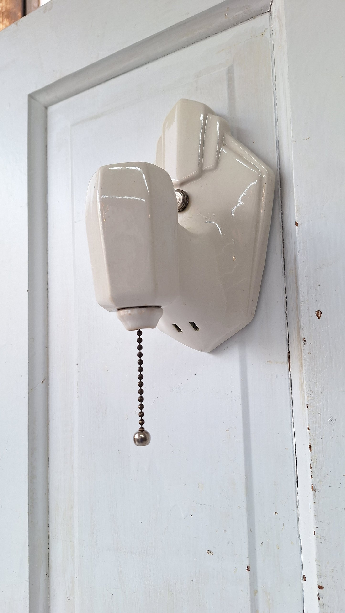 Pull Chain Vintage Porcelain Bathroom Sconce, Wall Mount Light