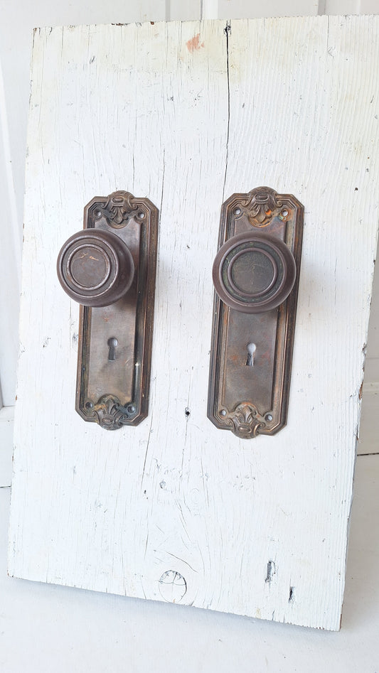 Craftsman Hardware, Deco Door Plates and Doorknob Set