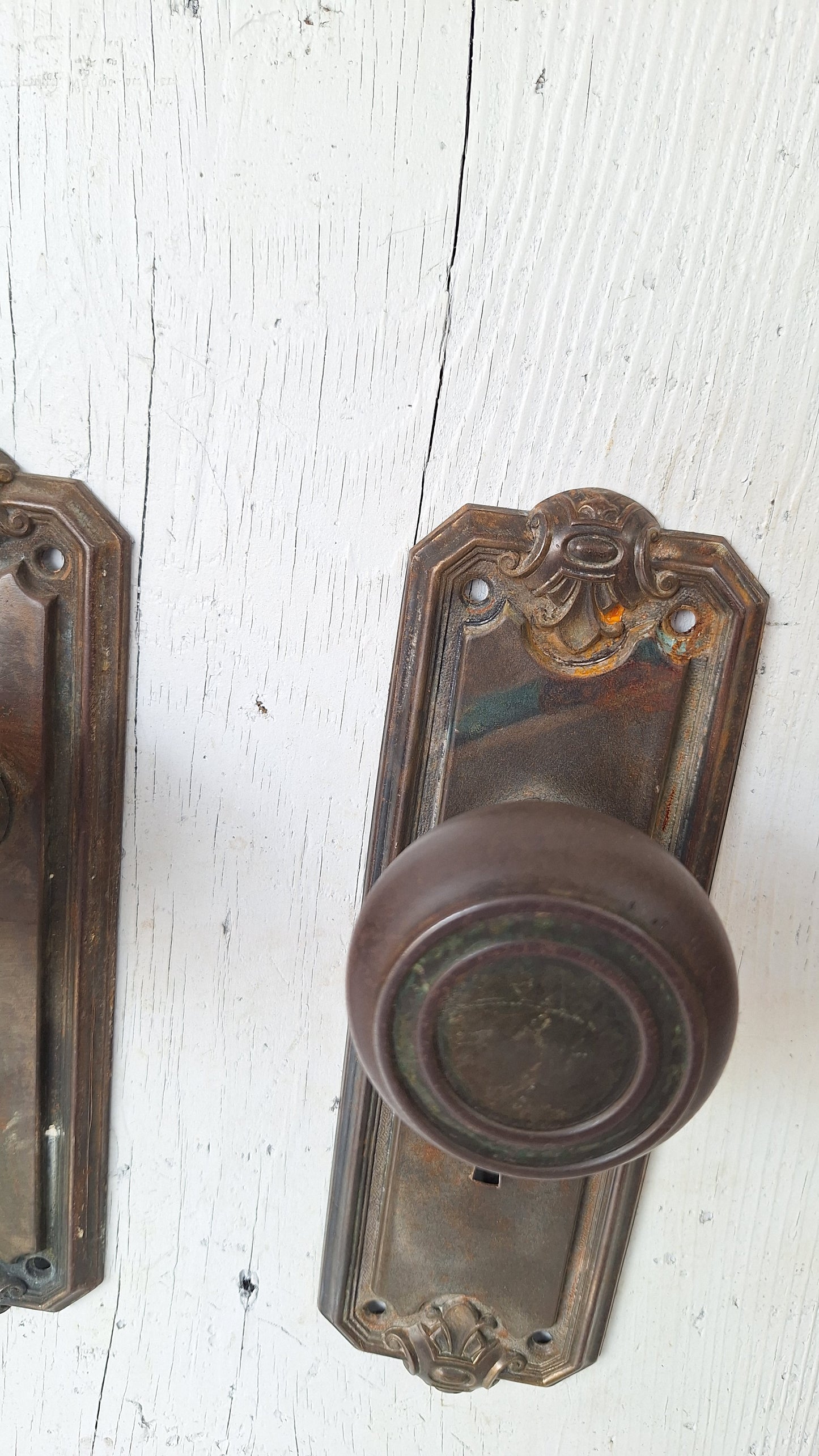 Craftsman Hardware, Deco Door Plates and Doorknob Set
