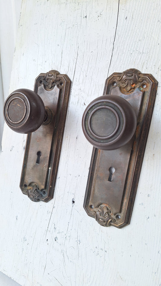 Craftsman Hardware, Deco Door Plates and Doorknob Set