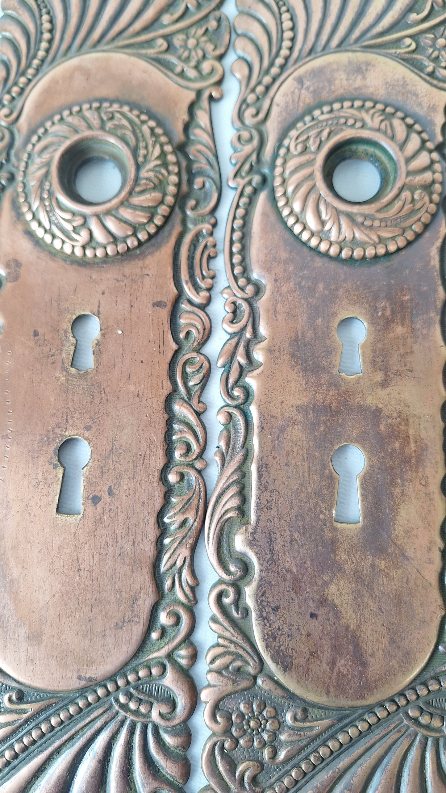 Large Front Door Roanoke Backplate with Swinging Keyhole Cover 040702