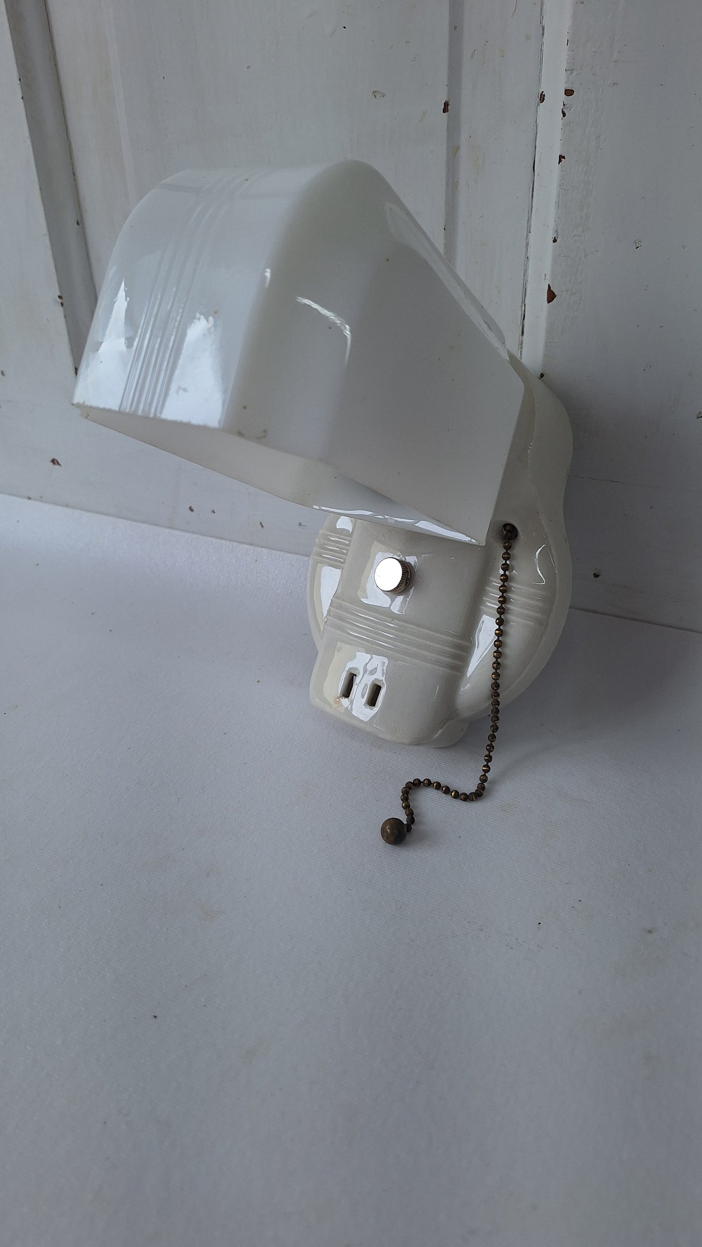 Pull Chain Switch Vintage Porcelain Bathroom Sconce, Ceramic Bathroom Vanity Light