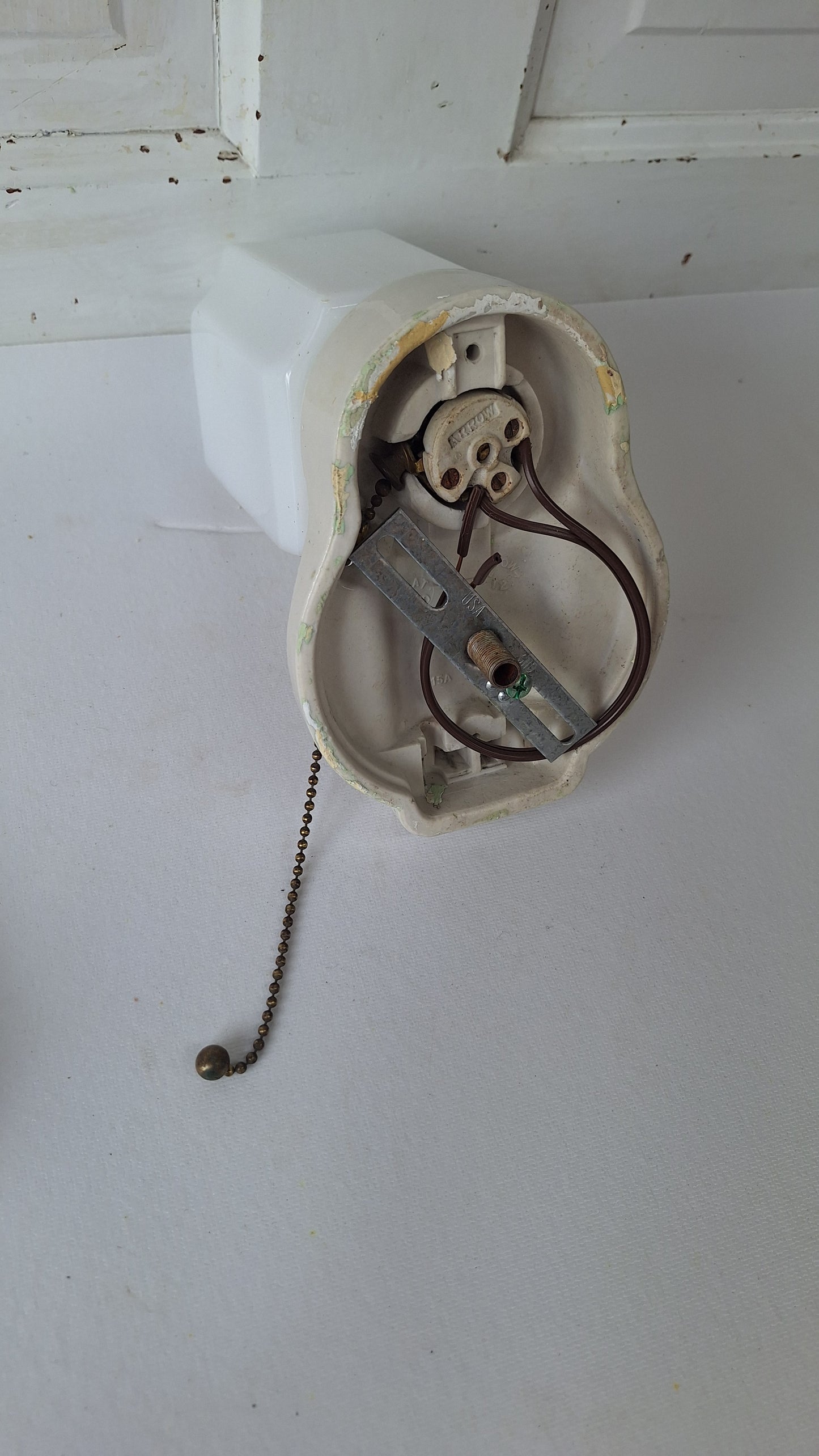 Pull Chain Switch Vintage Porcelain Bathroom Sconce, Ceramic Bathroom Vanity Light