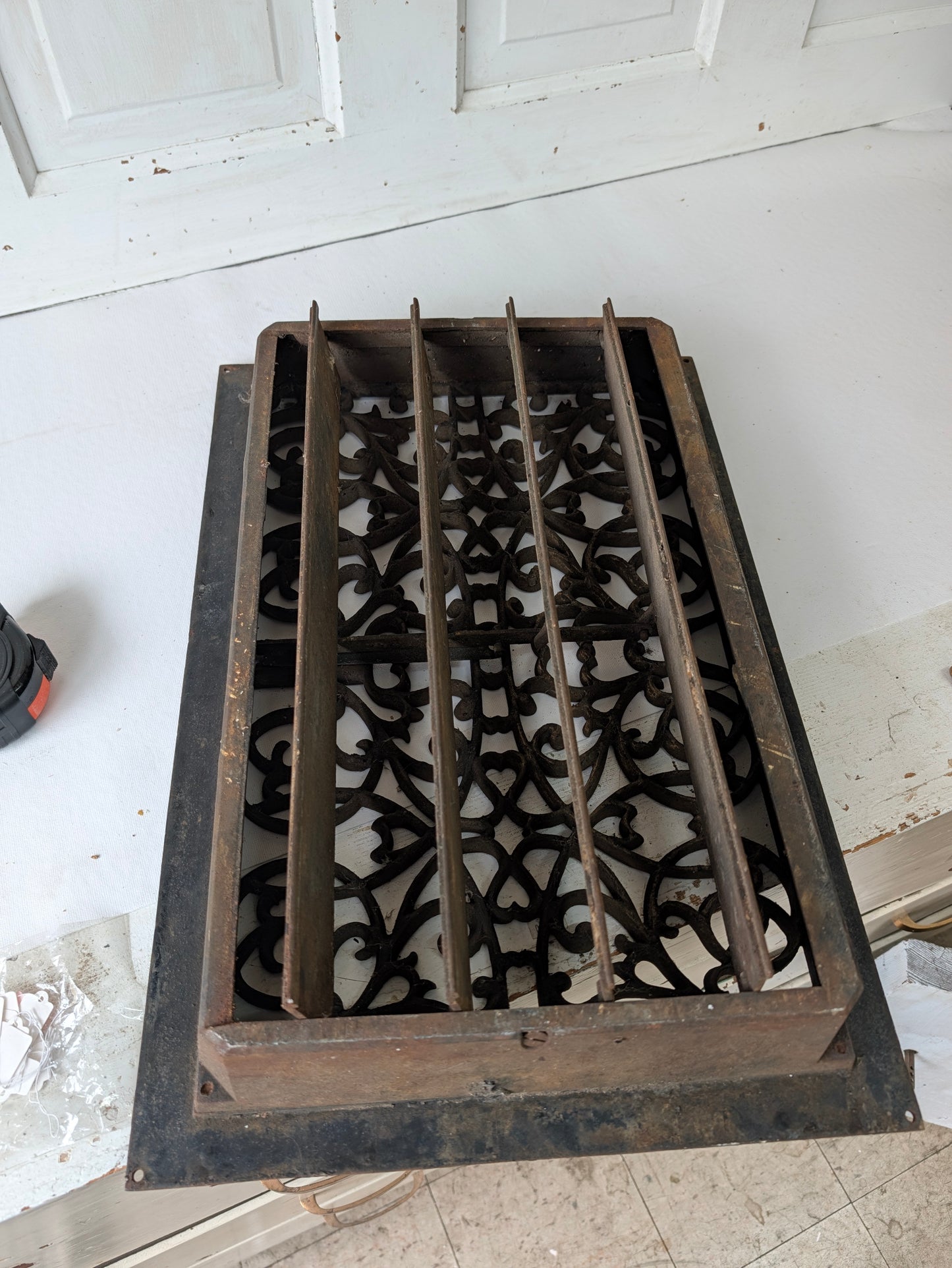 14 x 21 Antique Working Large Cast Iron Vent Cover with Ornate Design