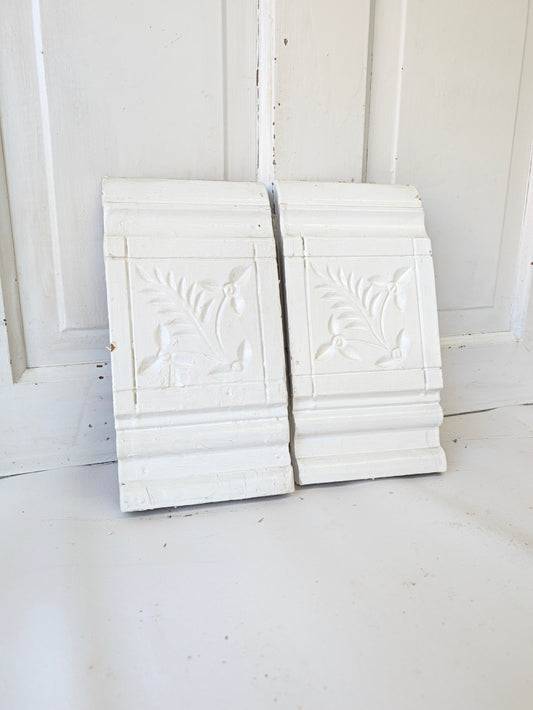Pair of Antique Spoon-Carved Wood Plinth Blocks, Wood Trim Rosettes