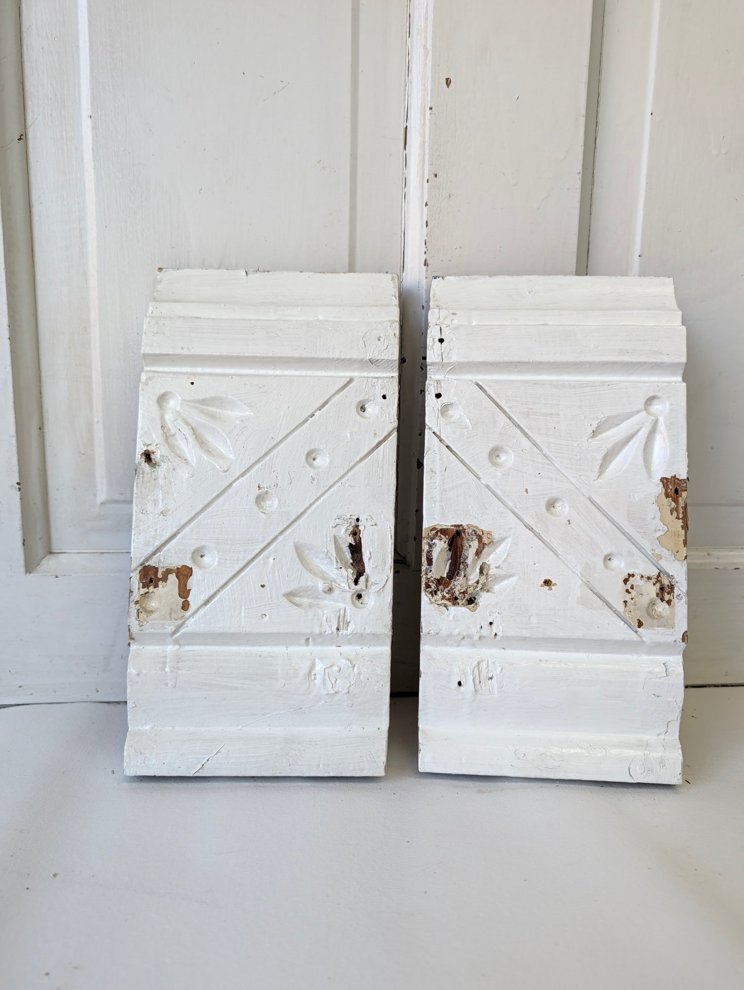 Pair of Antique Spoon-Carved Wood Plinth Blocks, Wood Trim Rosettes