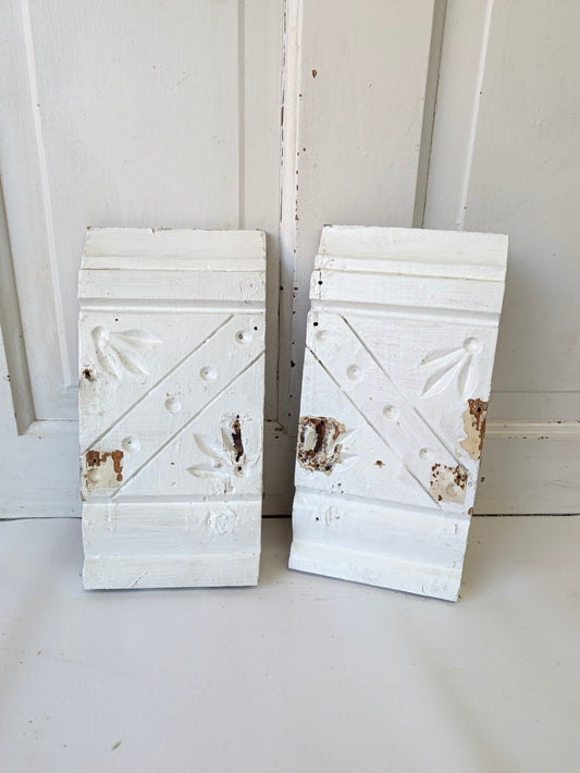 Pair of Antique Spoon-Carved Wood Plinth Blocks, Wood Trim Rosettes