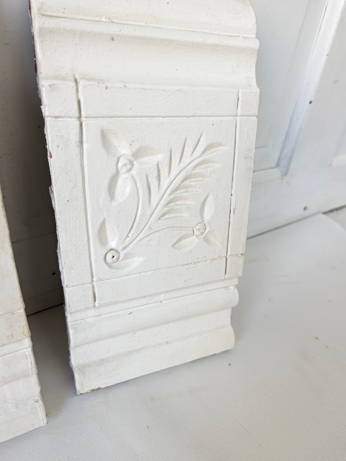 Pair of Antique Spoon-Carved Wood Plinth Blocks, Wood Trim Rosettes