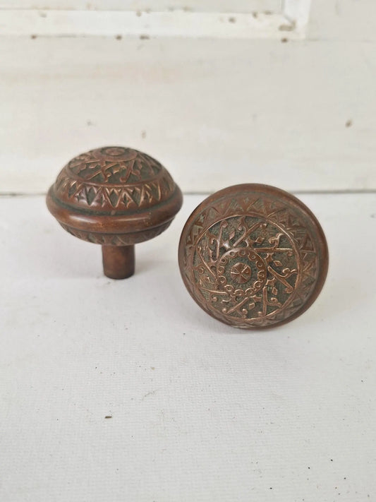 Windsor Pattern Doorknobs by Reading Hardware, Victorian Bronze Door Knob Set