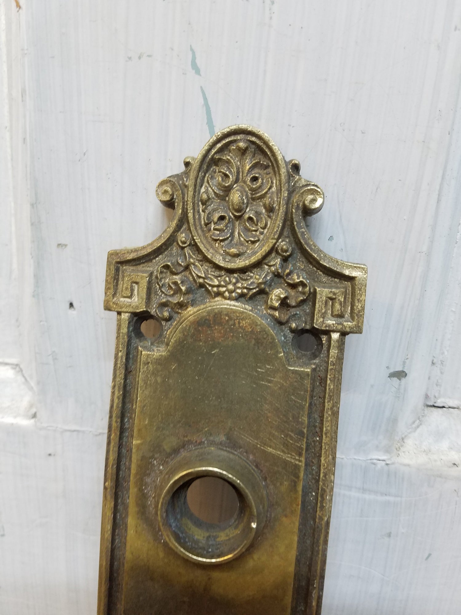 Victorian Brass Doorknob Escutcheon, Antique Brass Floral Backplate, S –  Peoria Architectural Salvage