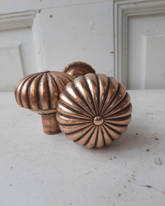 Scalloped Radial Design Bronze Doorknobs, Antique Fan Design Door Knobs