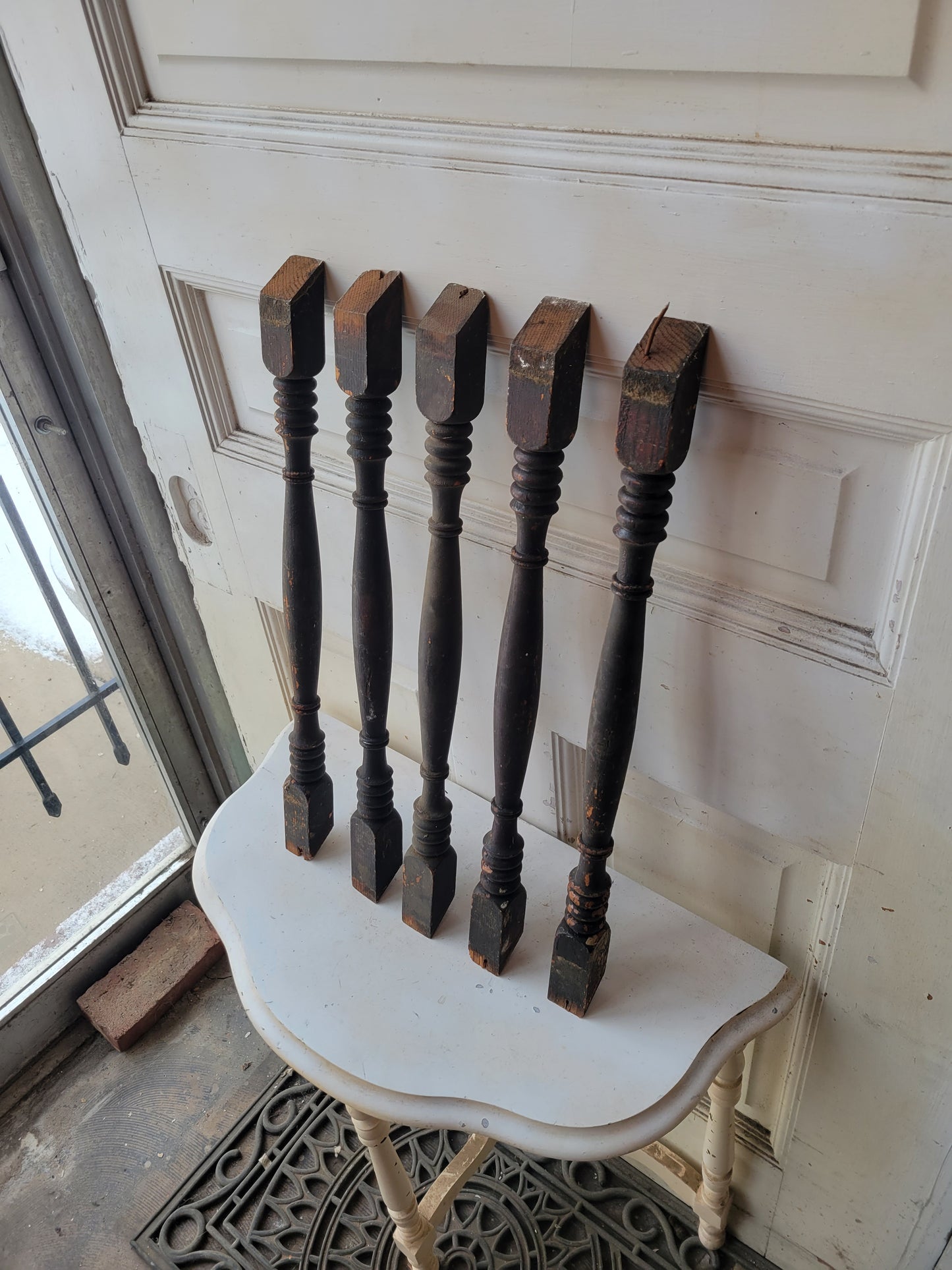 Set of 5 Salvaged Staircase Spindles, Antique Victorian Stair Spindles #012801