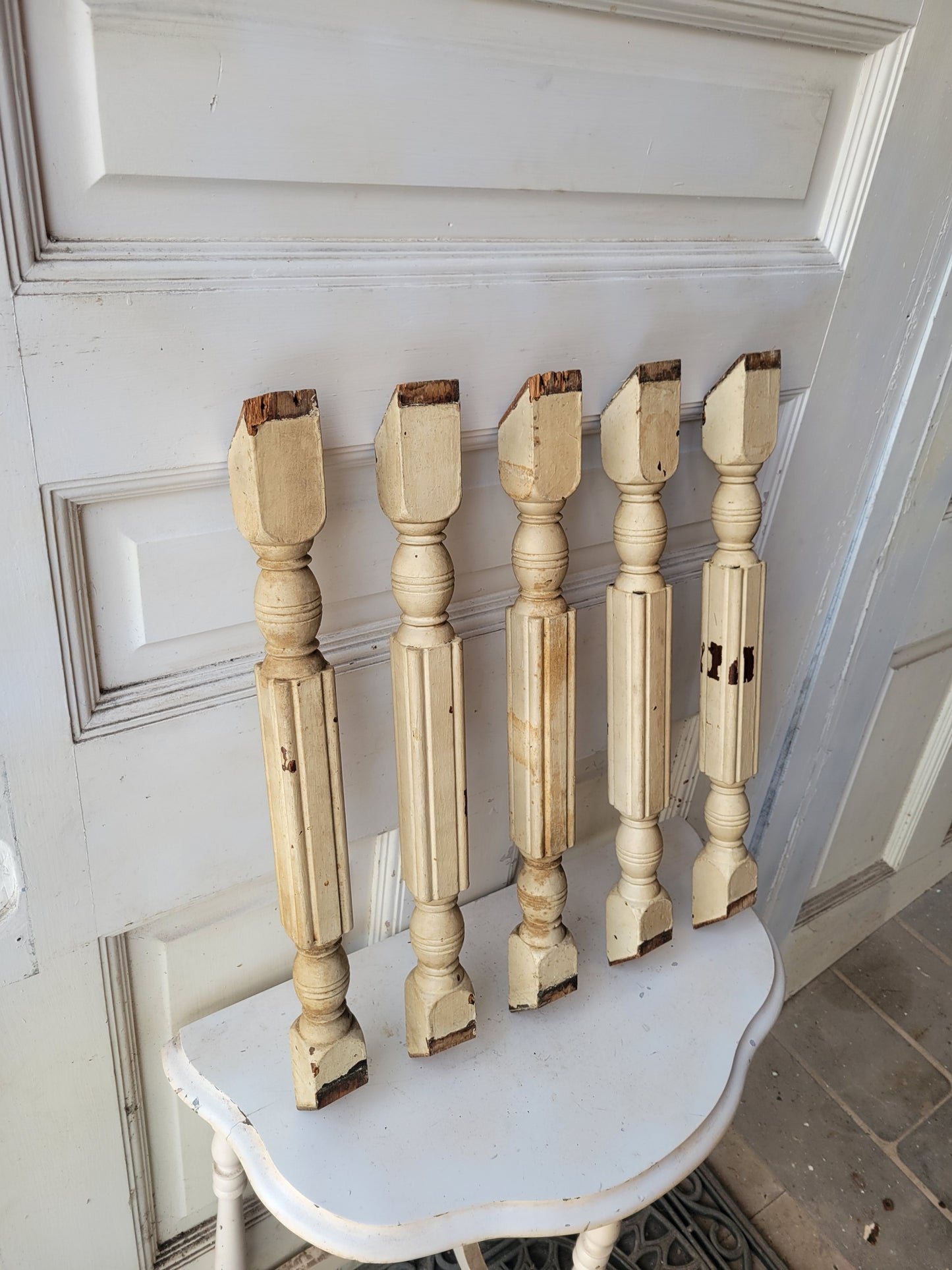5 Salvaged Staircase Spindles, Antique Victorian Stair Spindles #012802