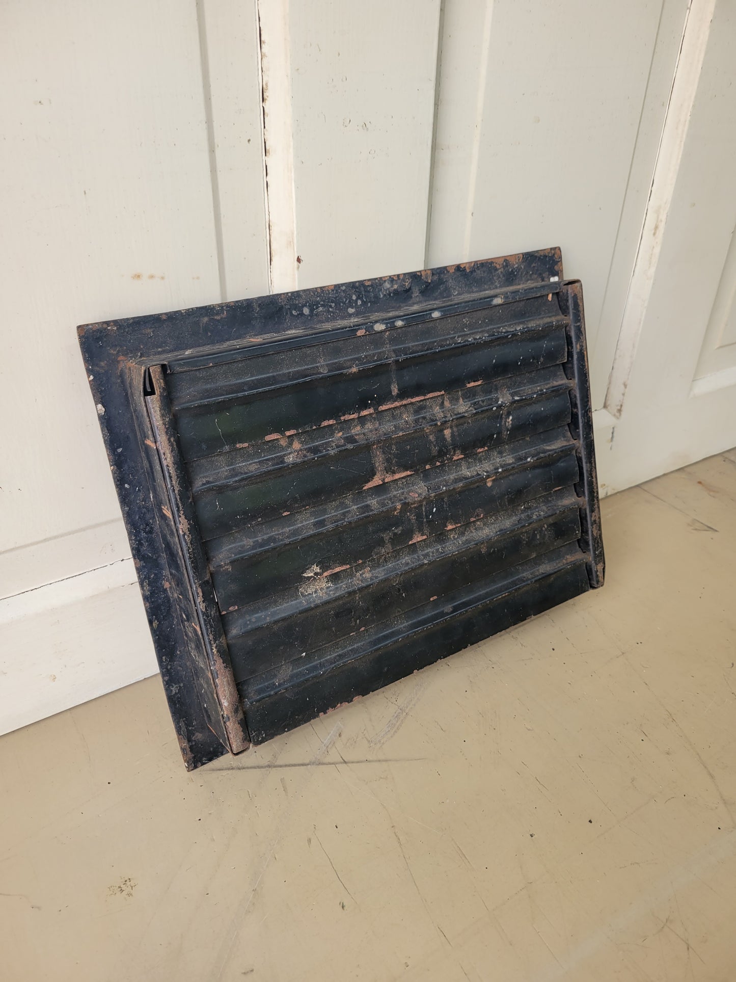 11 x 14 Antique Cast Iron Working Vent Cover, Floor Register Cover with Dampers #031802