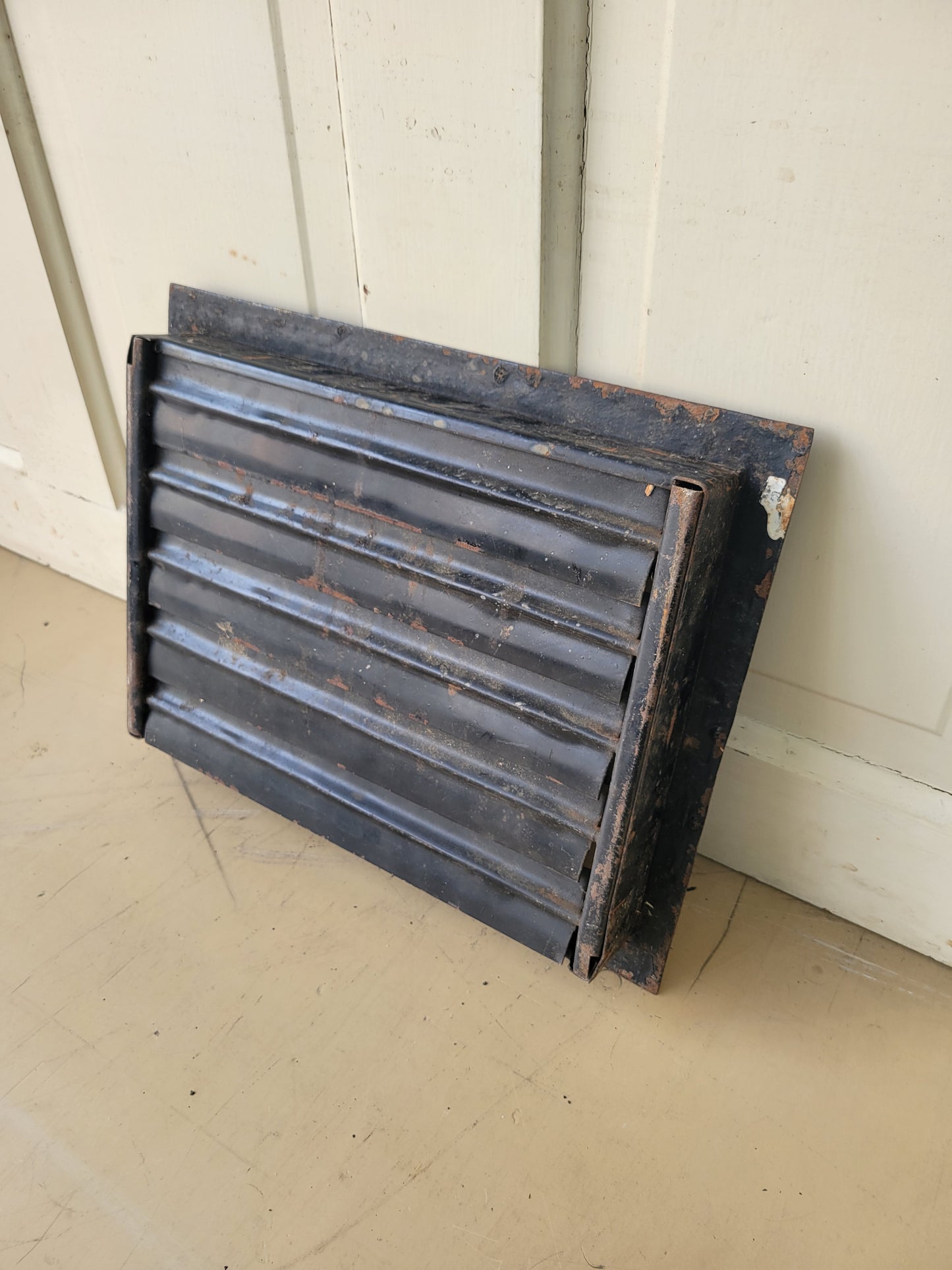 11 x 14 Antique Cast Iron Working Vent Cover, Floor Register Cover with Dampers #031802