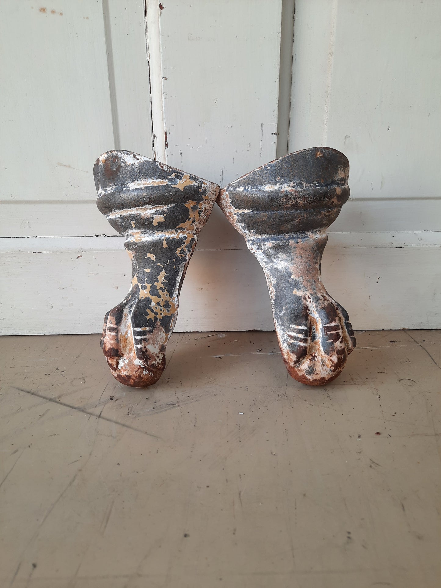 Antique Pair of Cast Iron Ball and Claw Tub Feet, Claw Design Bathtub Feet