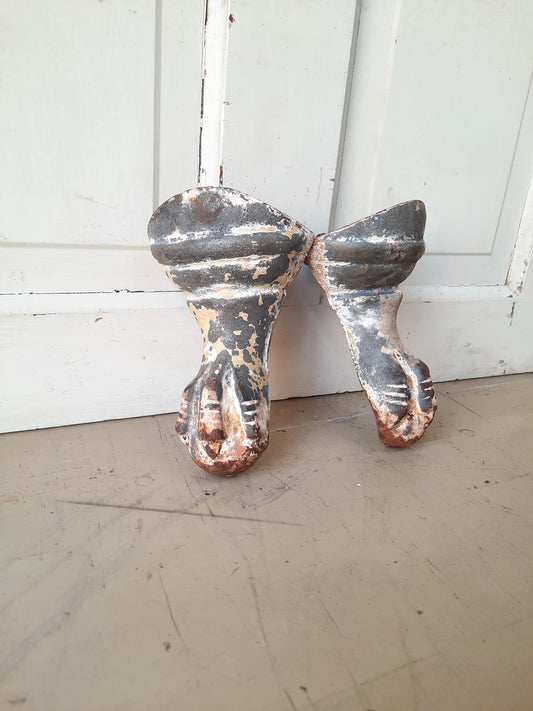 Antique Pair of Cast Iron Ball and Claw Tub Feet, Claw Design Bathtub Feet